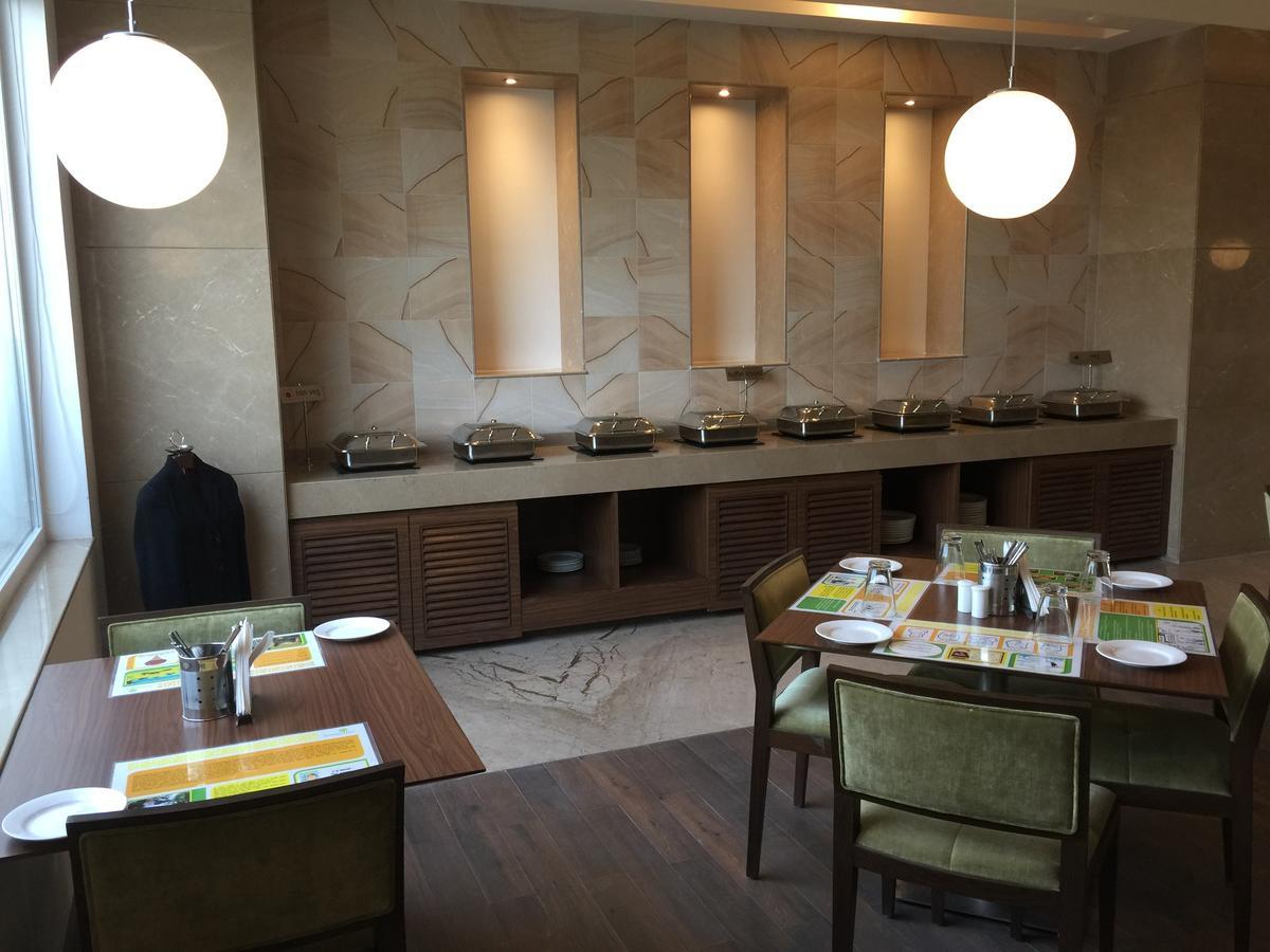 Lemon Tree Hotel, Sector 60, Gurugram Gurgaon Exterior foto