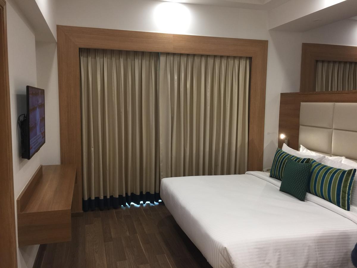 Lemon Tree Hotel, Sector 60, Gurugram Gurgaon Exterior foto
