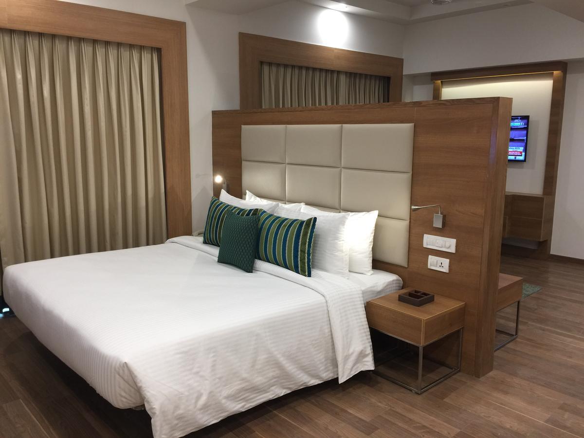 Lemon Tree Hotel, Sector 60, Gurugram Gurgaon Exterior foto